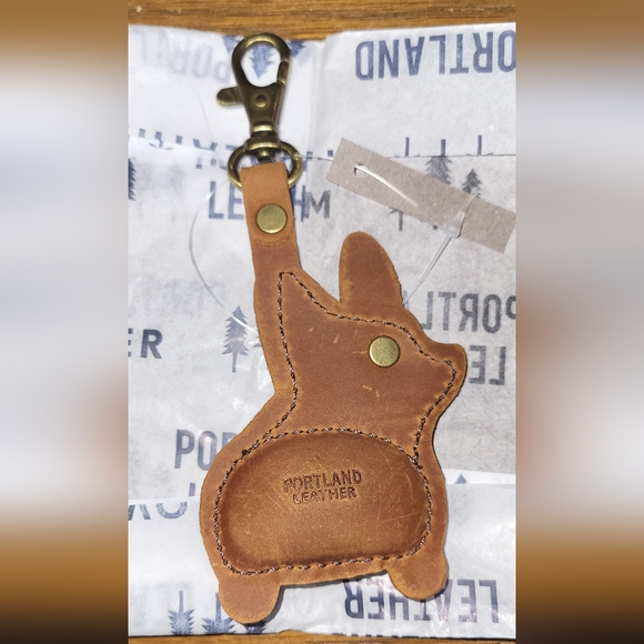 Portland Leather Goods, Corgi Dog "Chester" Keychain - Picture 2 of 3